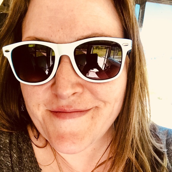 Meet your Posher, Tabitha - Picture 2 of 3